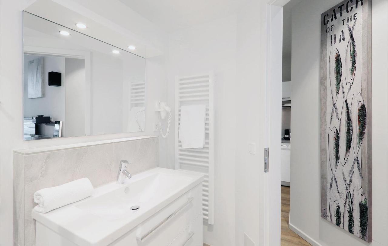 1 Bedroom Stunning Apartment In Luebeck Travemuende Bagian luar foto